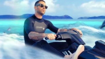maroon 5 adam levine video